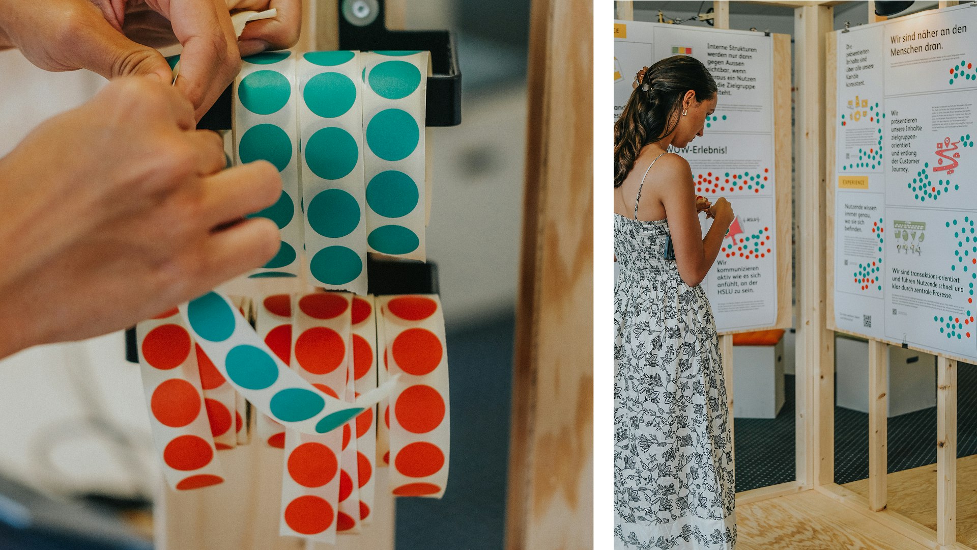 Ausstellungsbesuchende geben mit Klebern ihre Meinung kund.