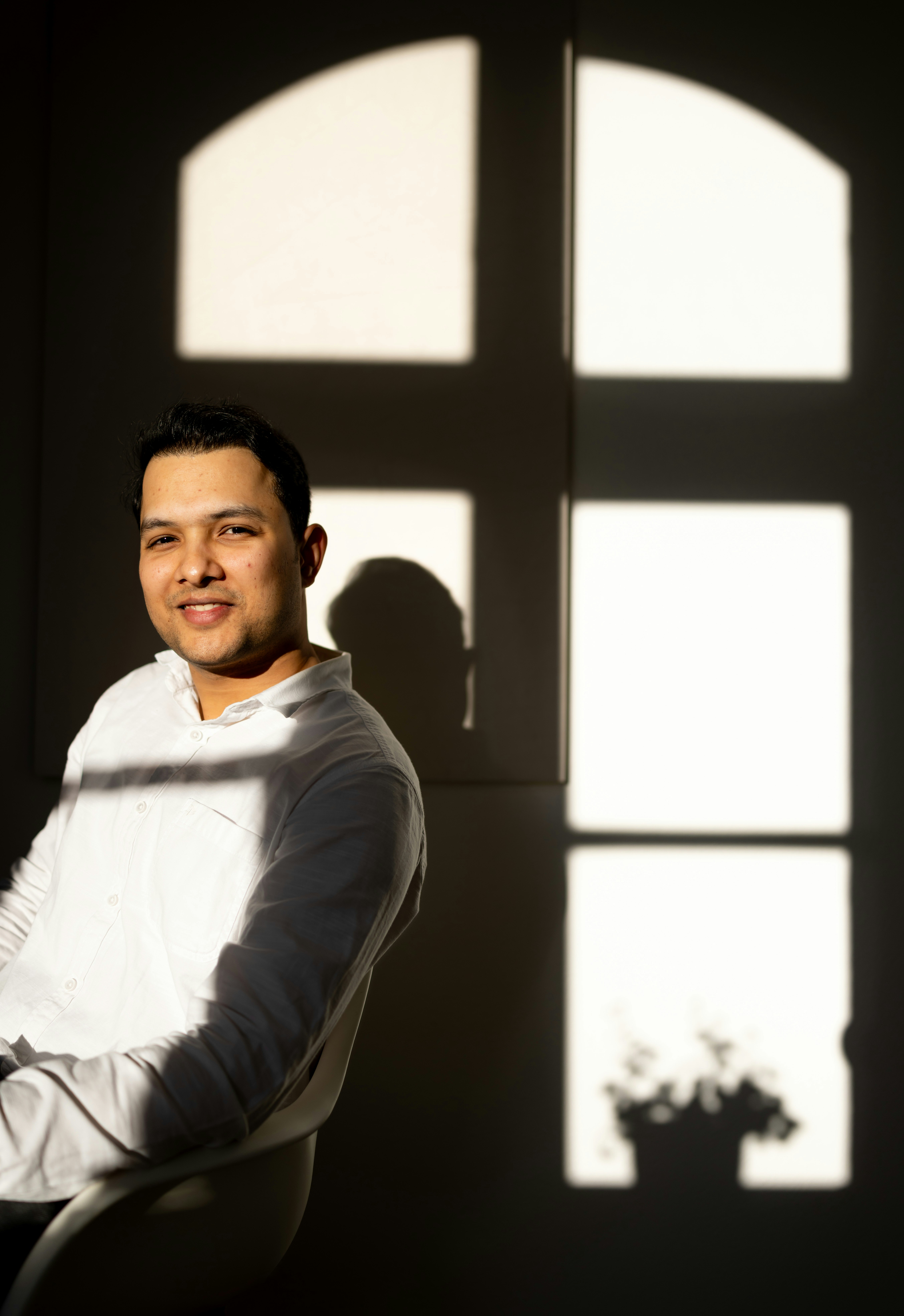 Akash mit Schatten des Fensters