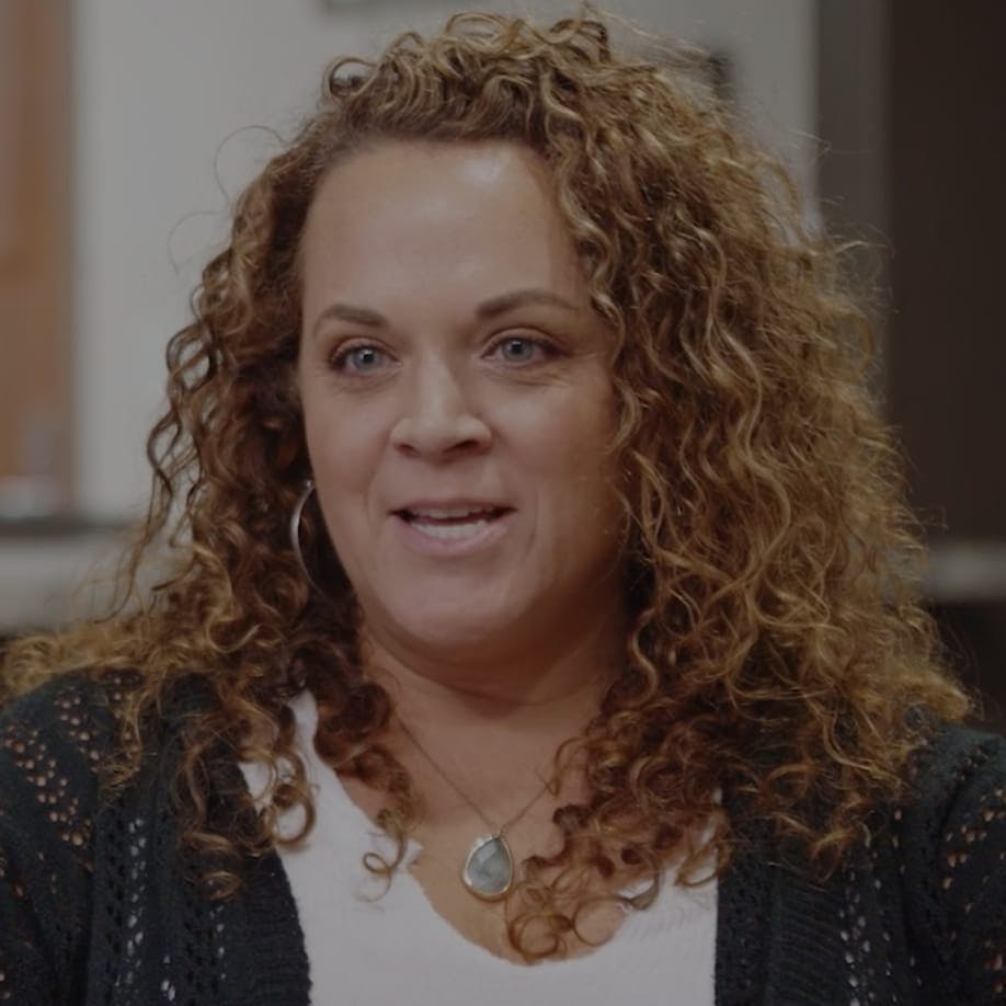 Happy patient giving her testimonial.