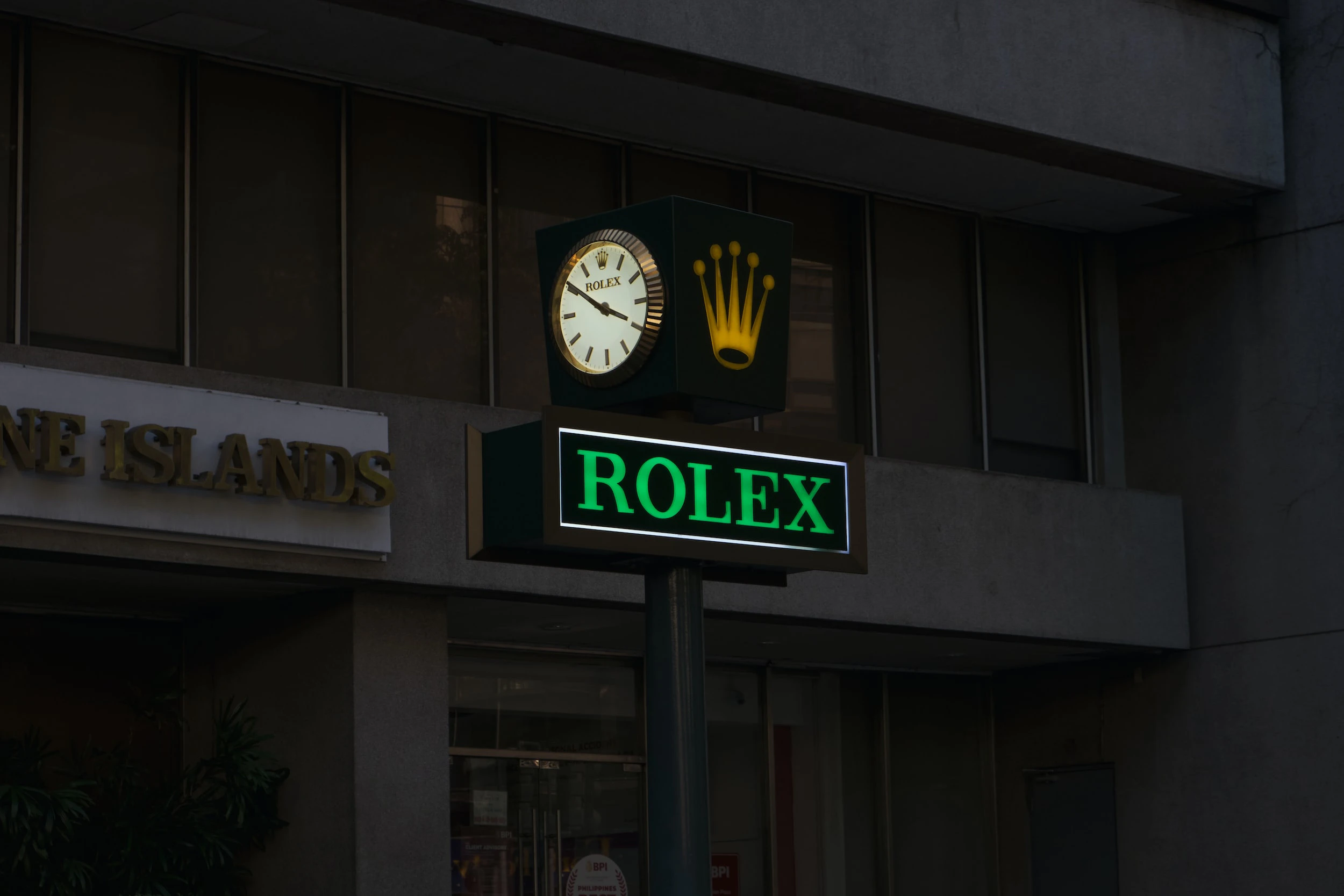 Find the year of manufacture of your Rolex watch