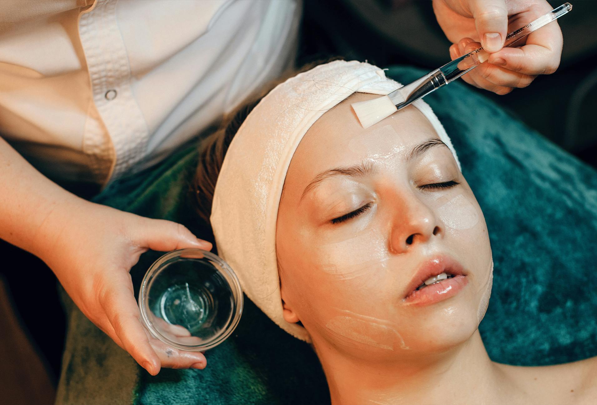 woman getting a chemical peel