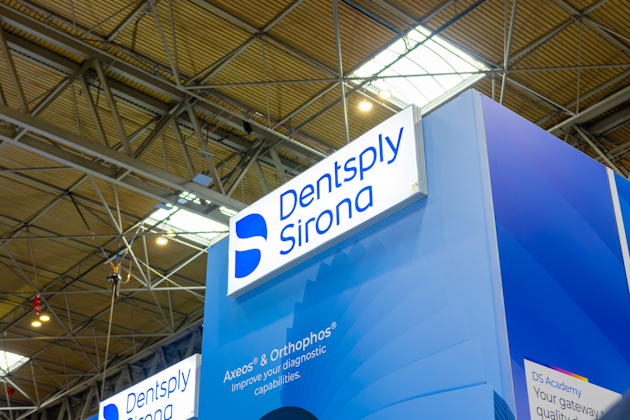 Dentsply Sirona Logo on stand