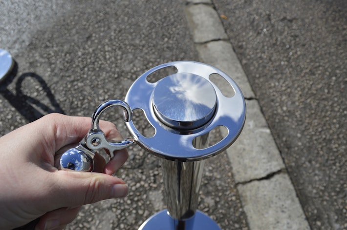 Q-Rope Stanchion Attach