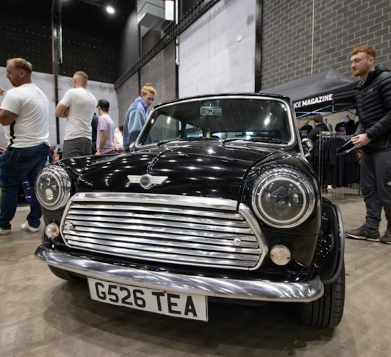 The Ultimate Show Mini