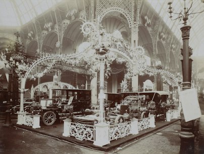 De Dion-Bouton exhibition stand at the Paris automobile show in 1905