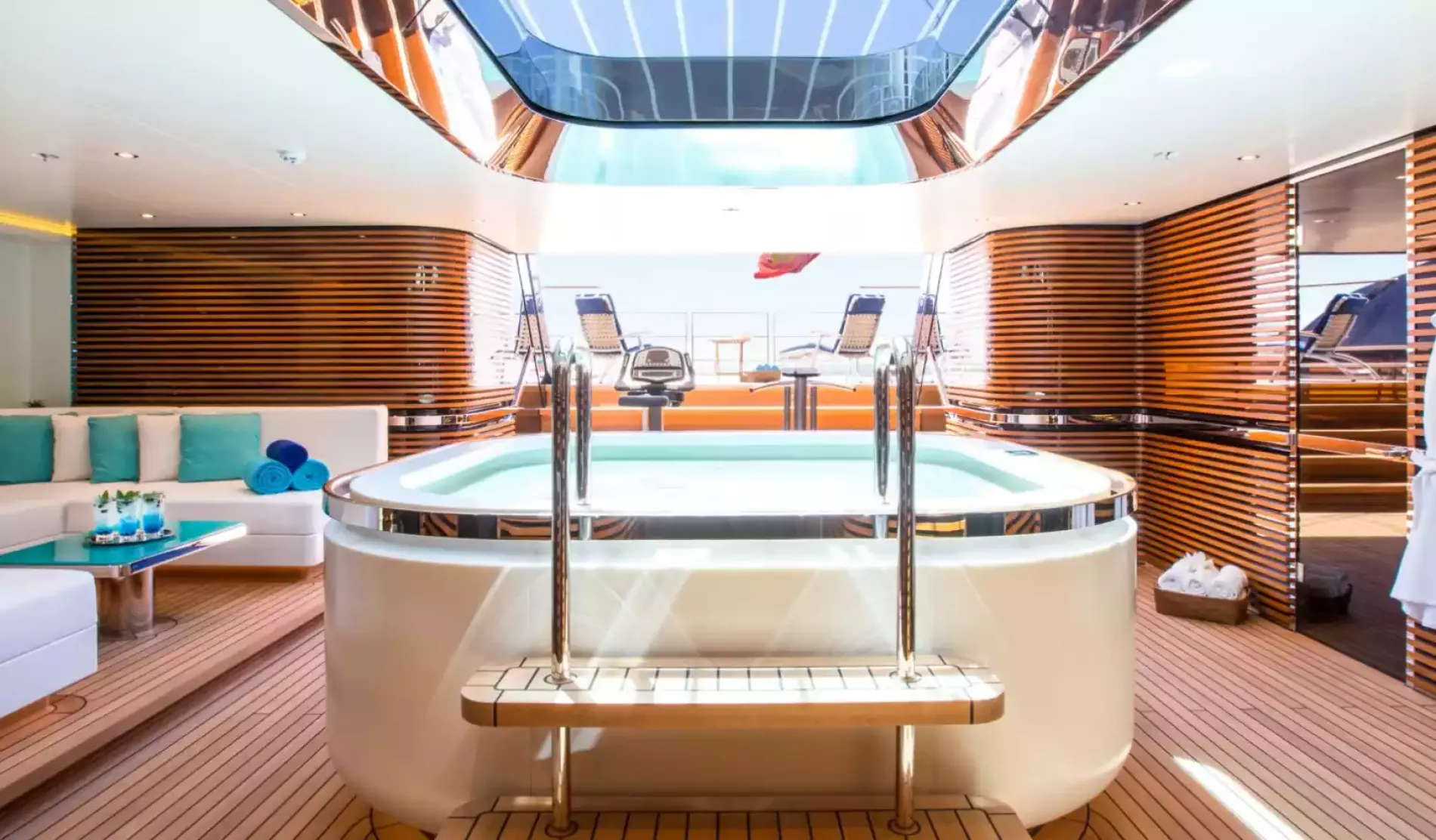 Interior - 0/12