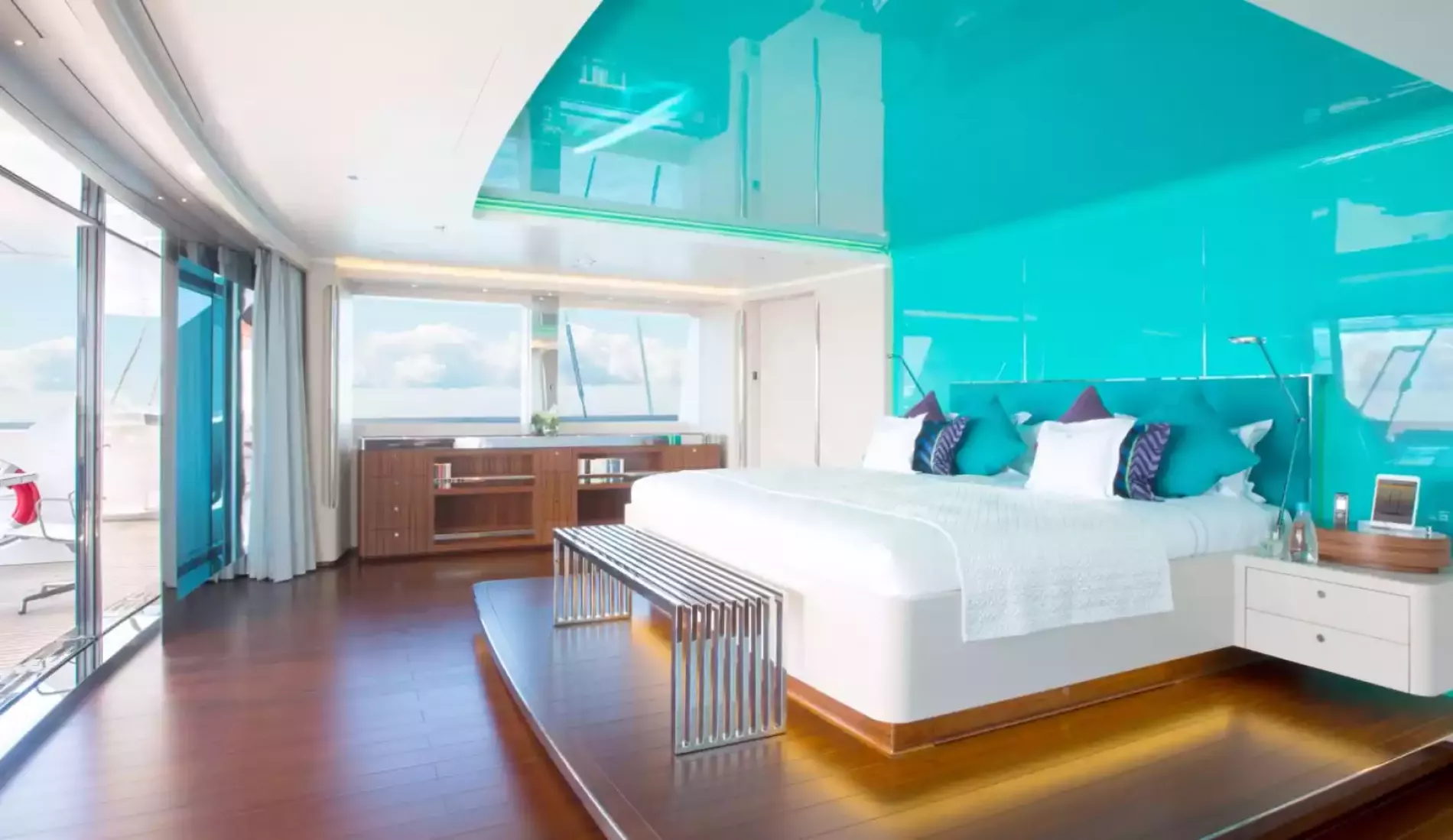 Interior - 4/12