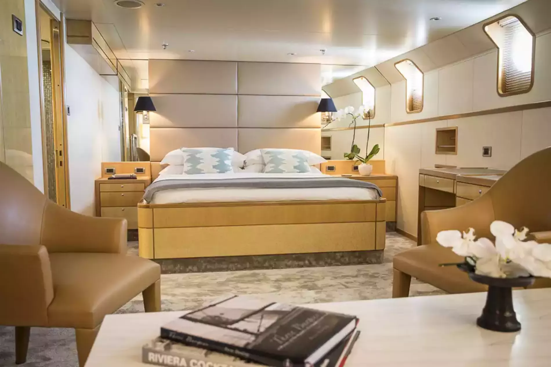 Interior - 8/12