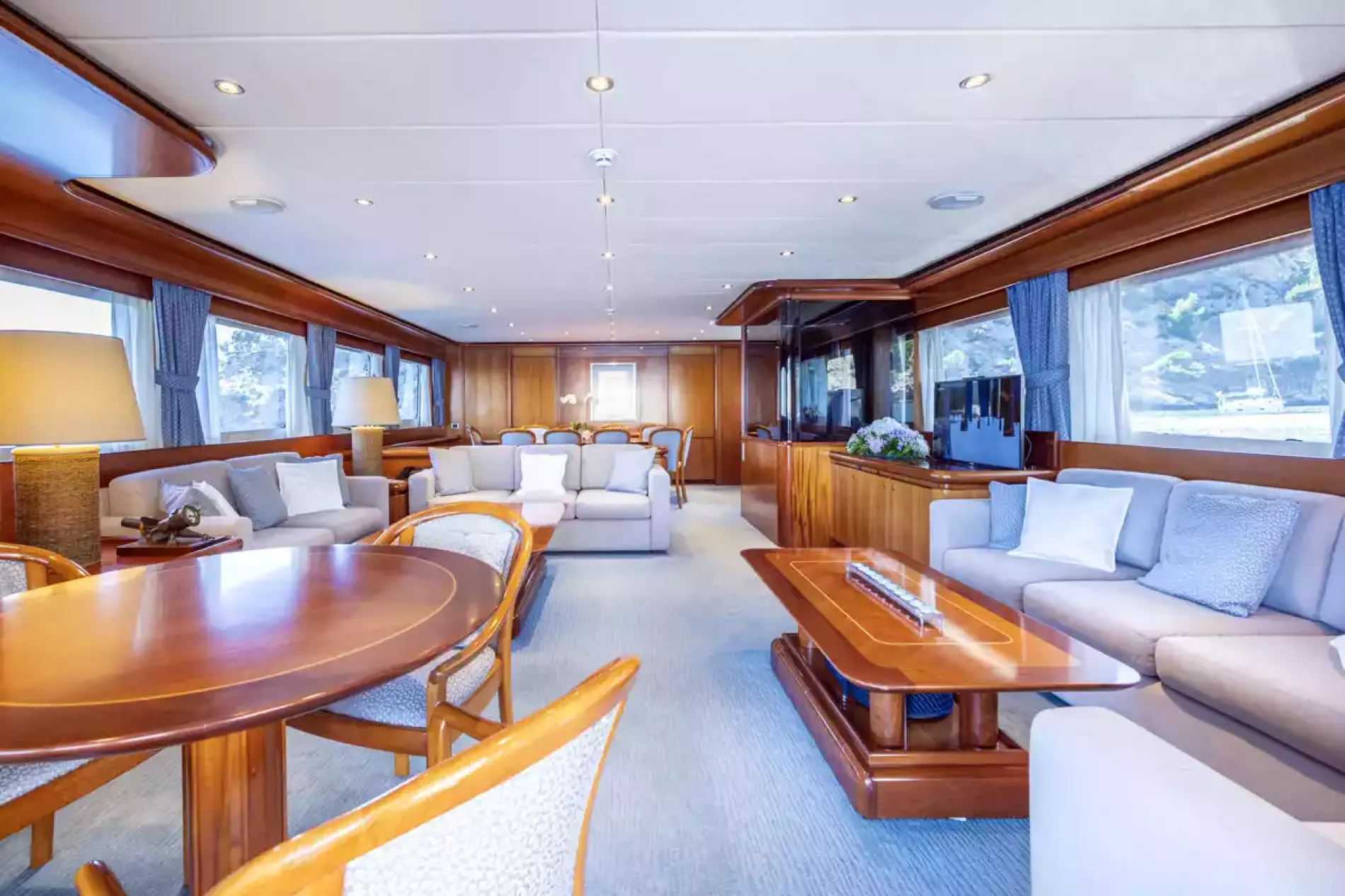 Interior - 2/16