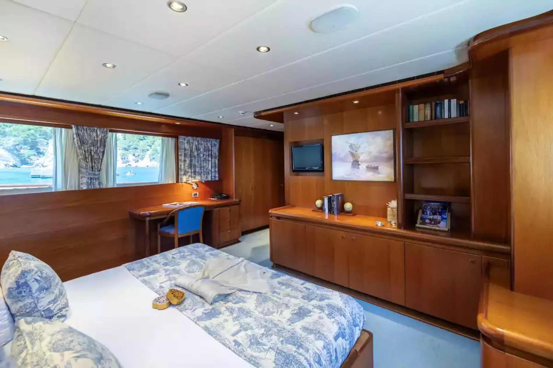 Interior - 11/16