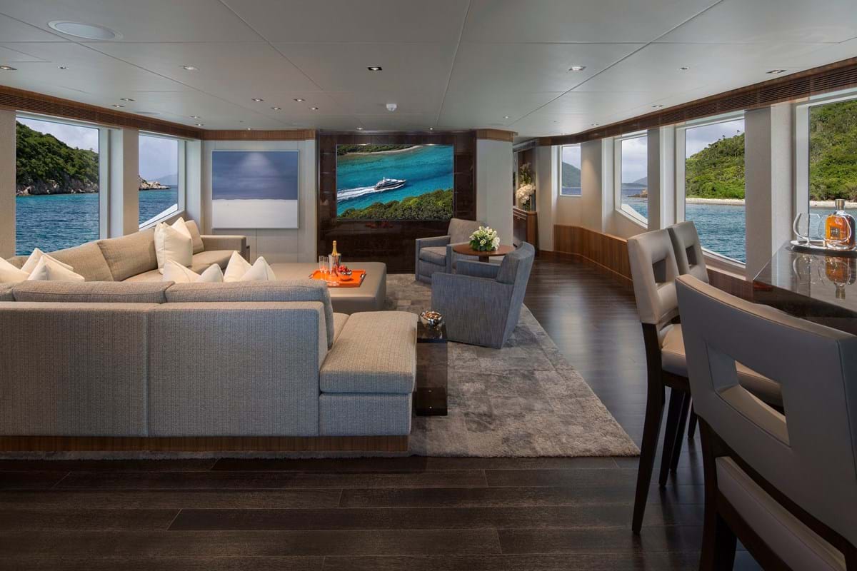 Interior - 0/24