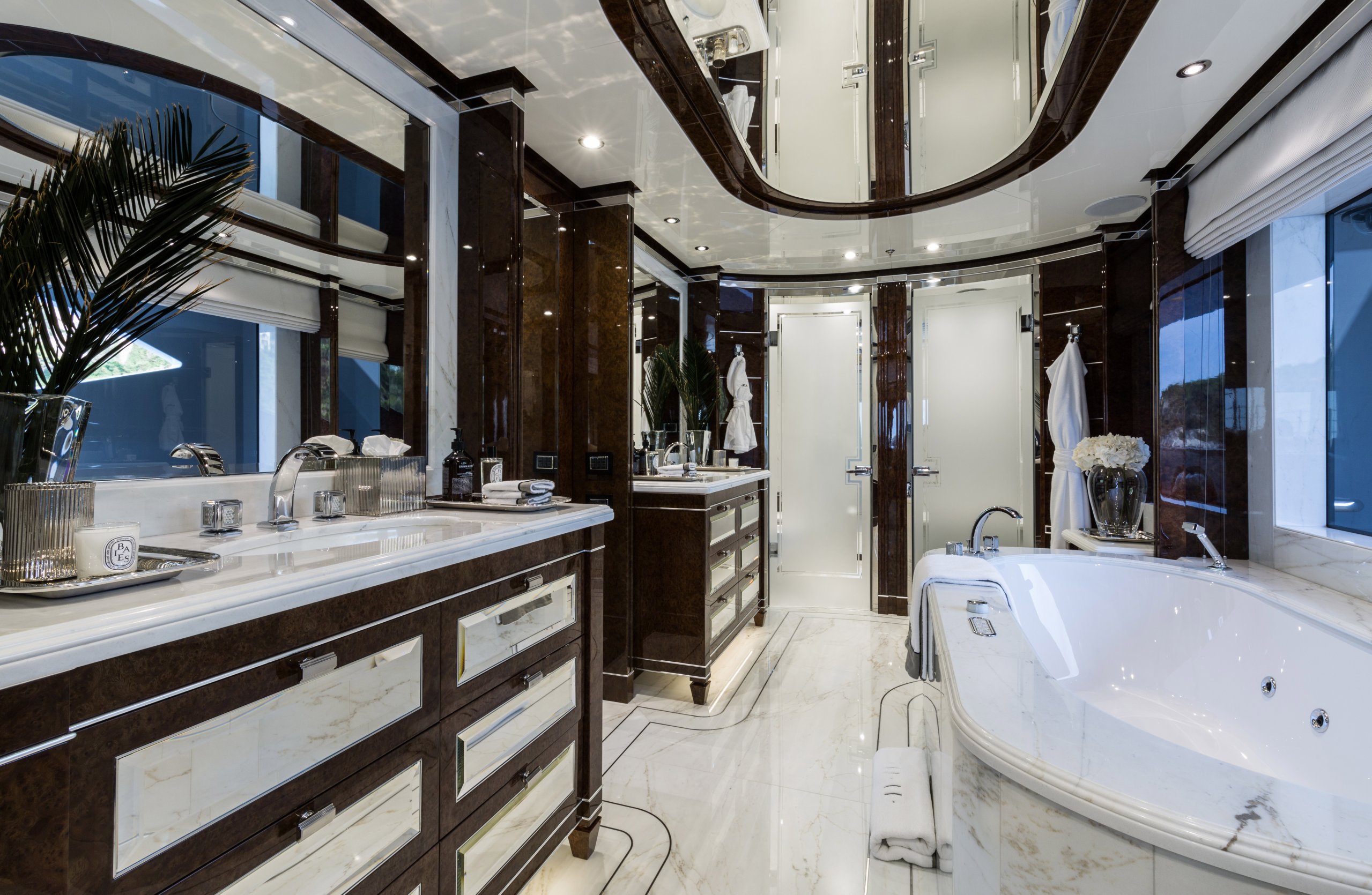 Interior - 18/28