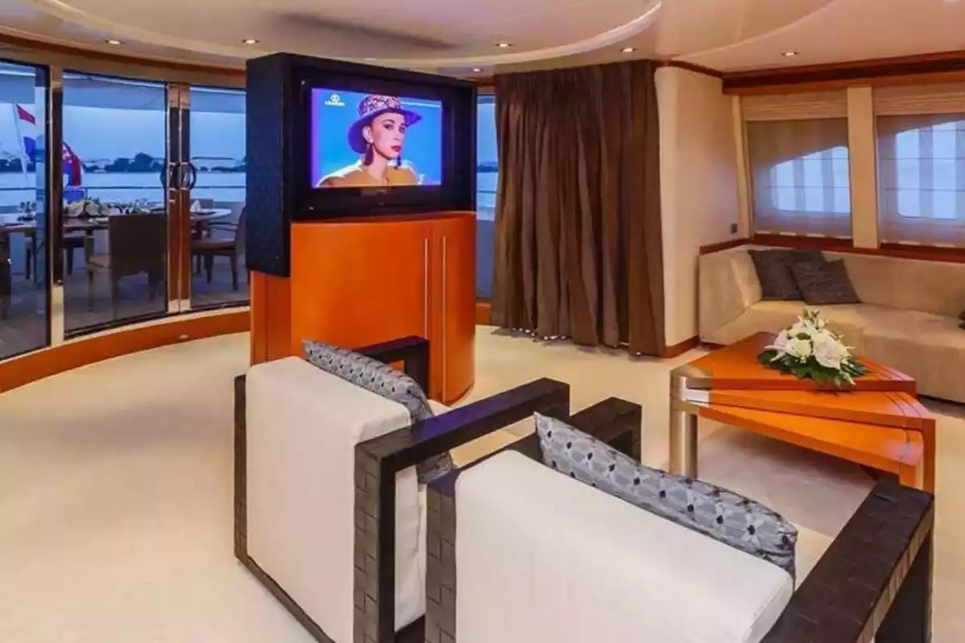 Interior - 2/25