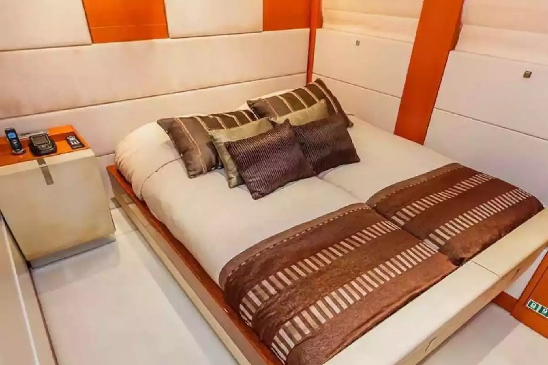 Interior - 16/25
