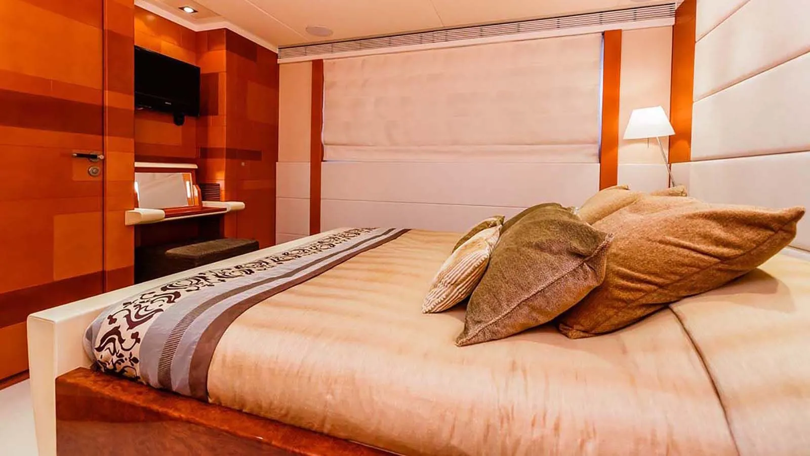 Interior - 18/25