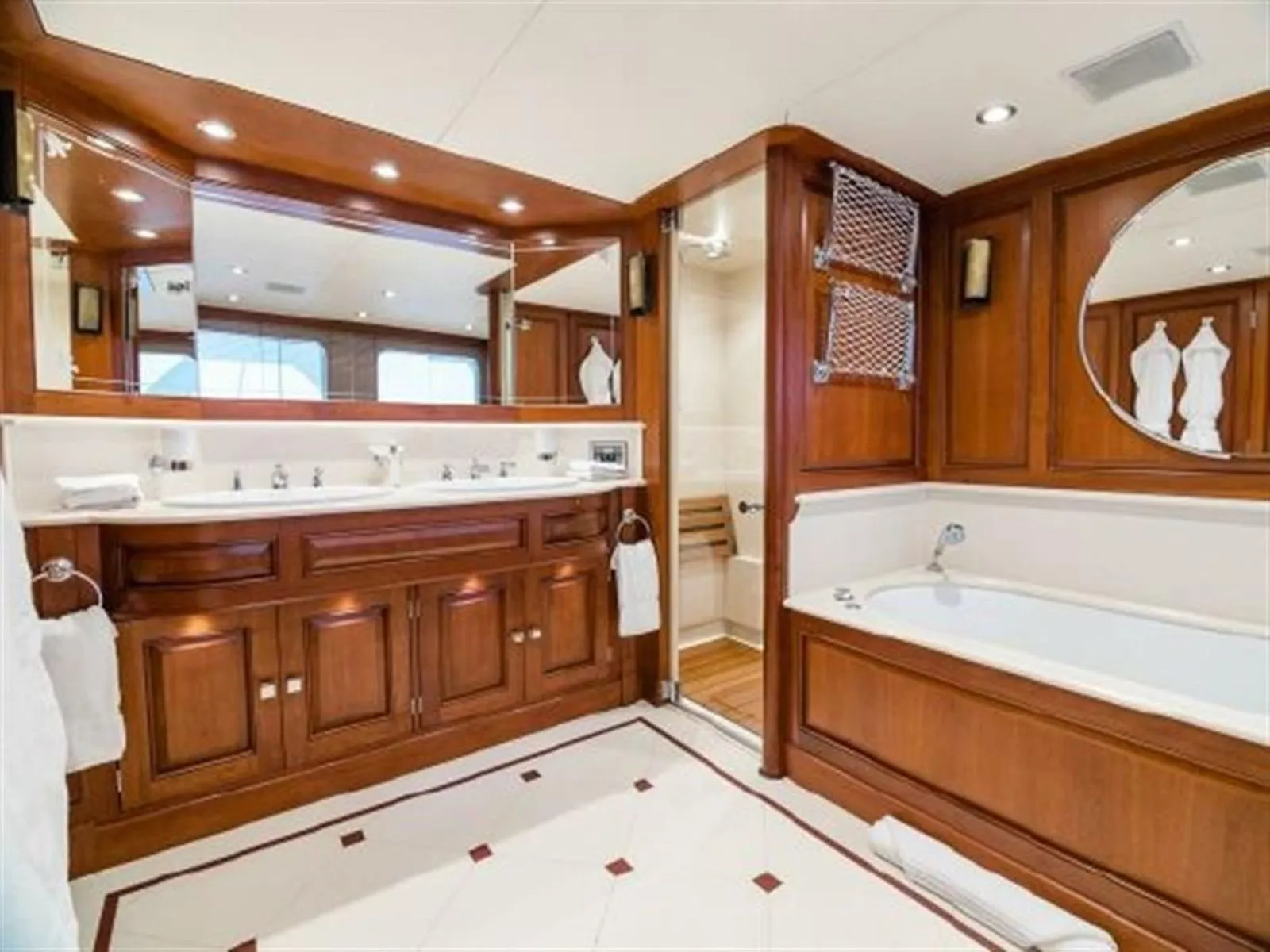 Interior - 13/15