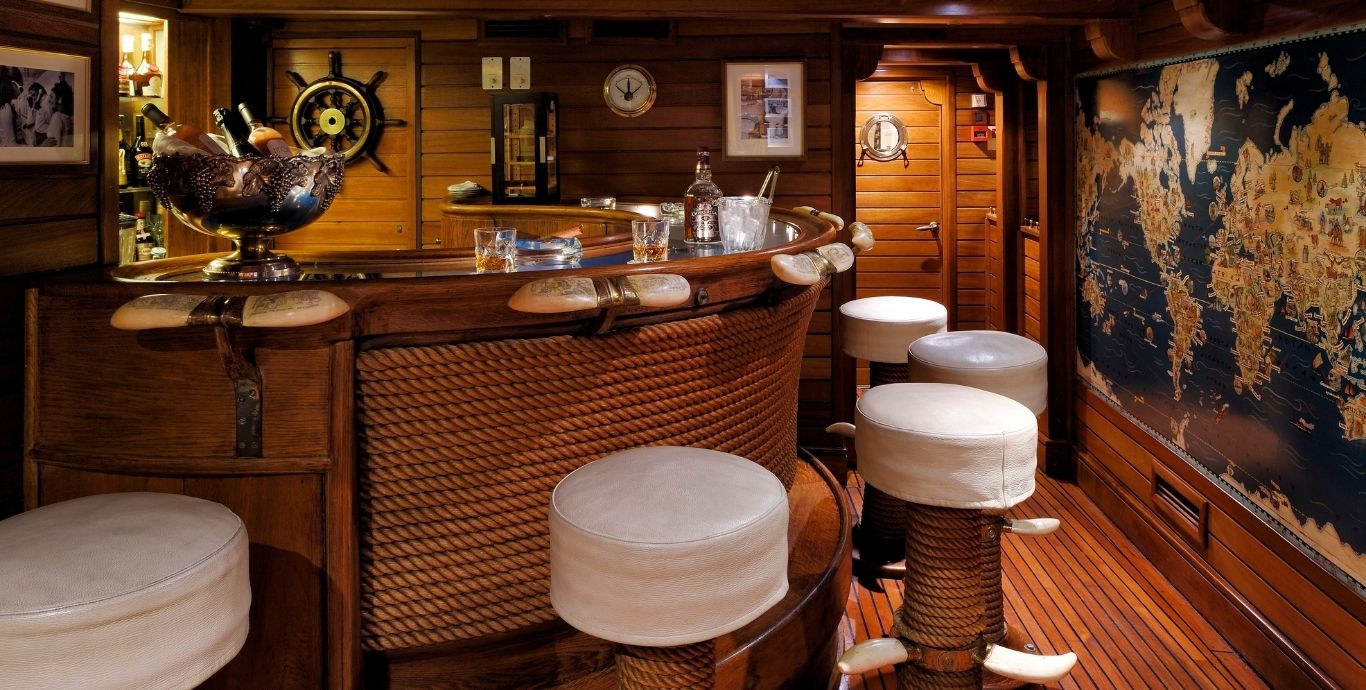 Interior - 2/32