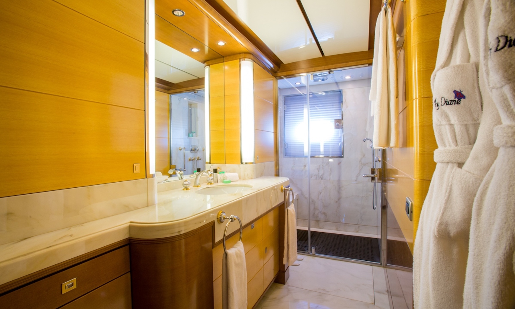 Interior - 25/26