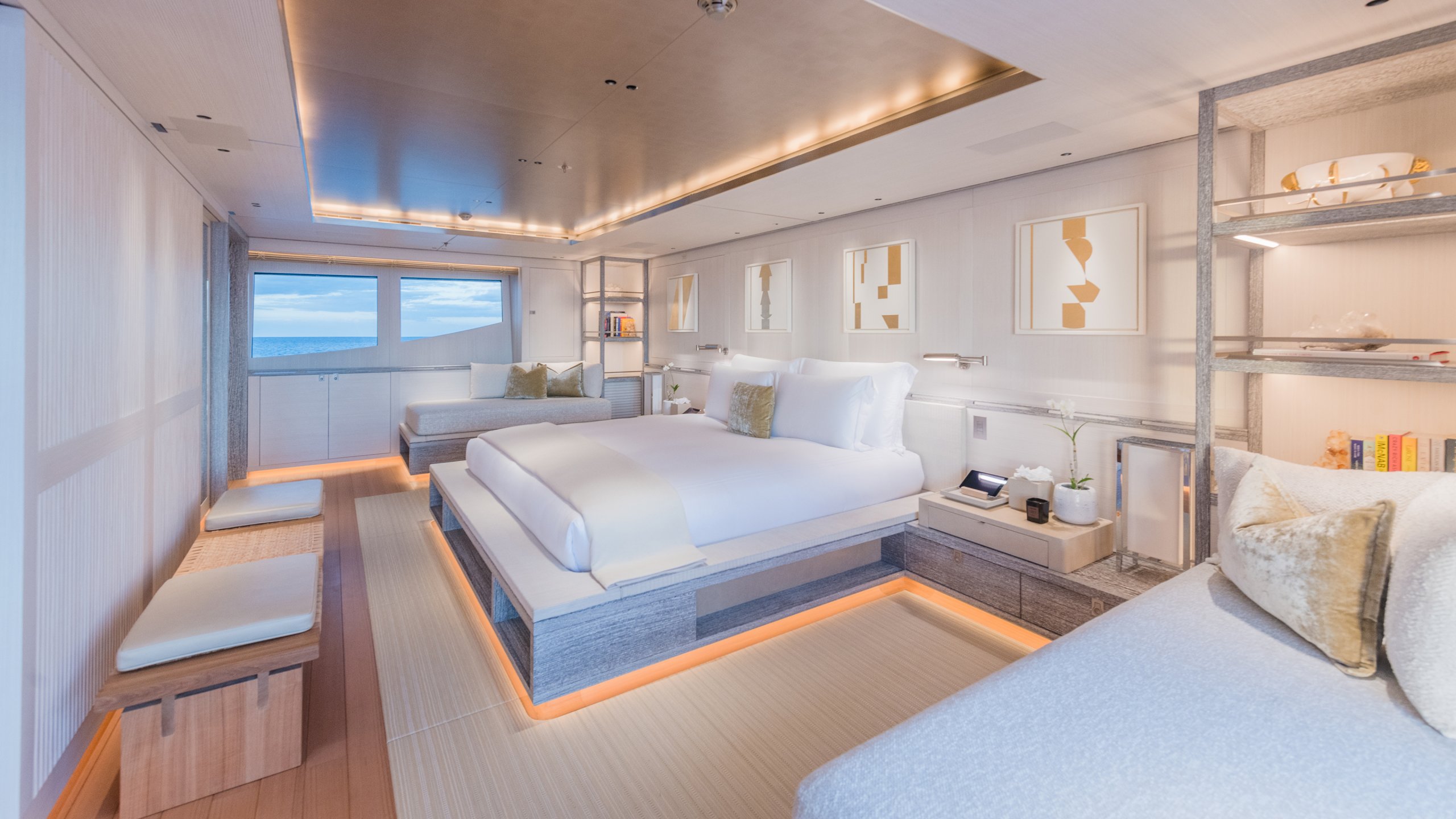Interior - 22/25