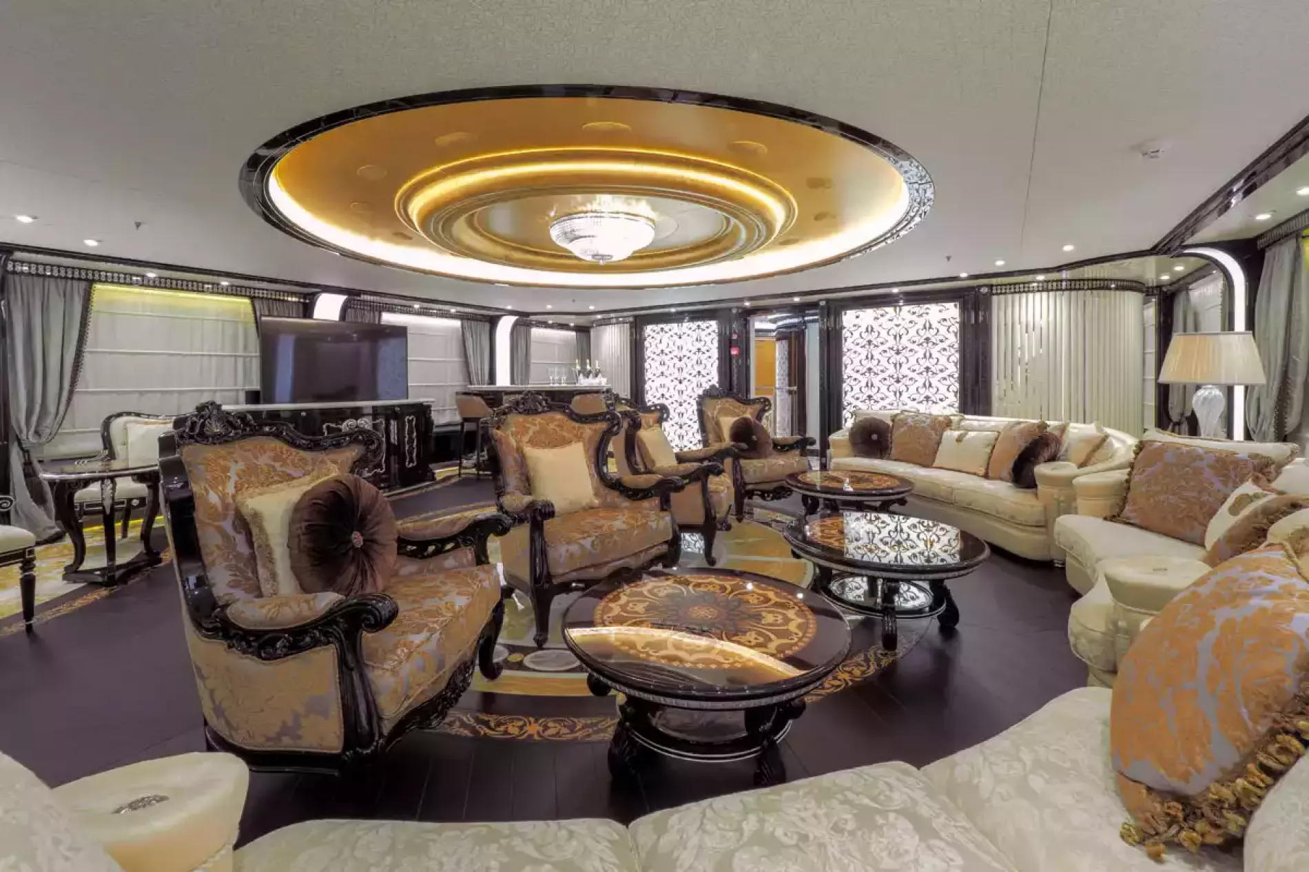 Interior - 4/36