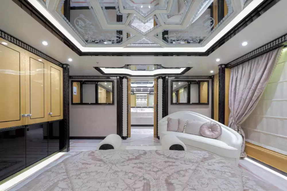 Interior - 17/36
