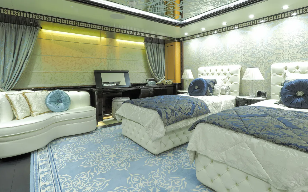 Interior - 24/36