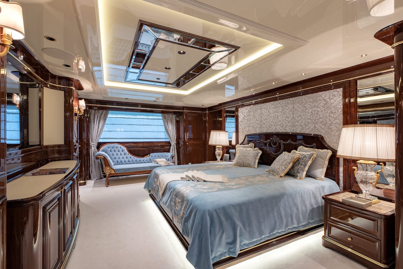 Interior - 24/48