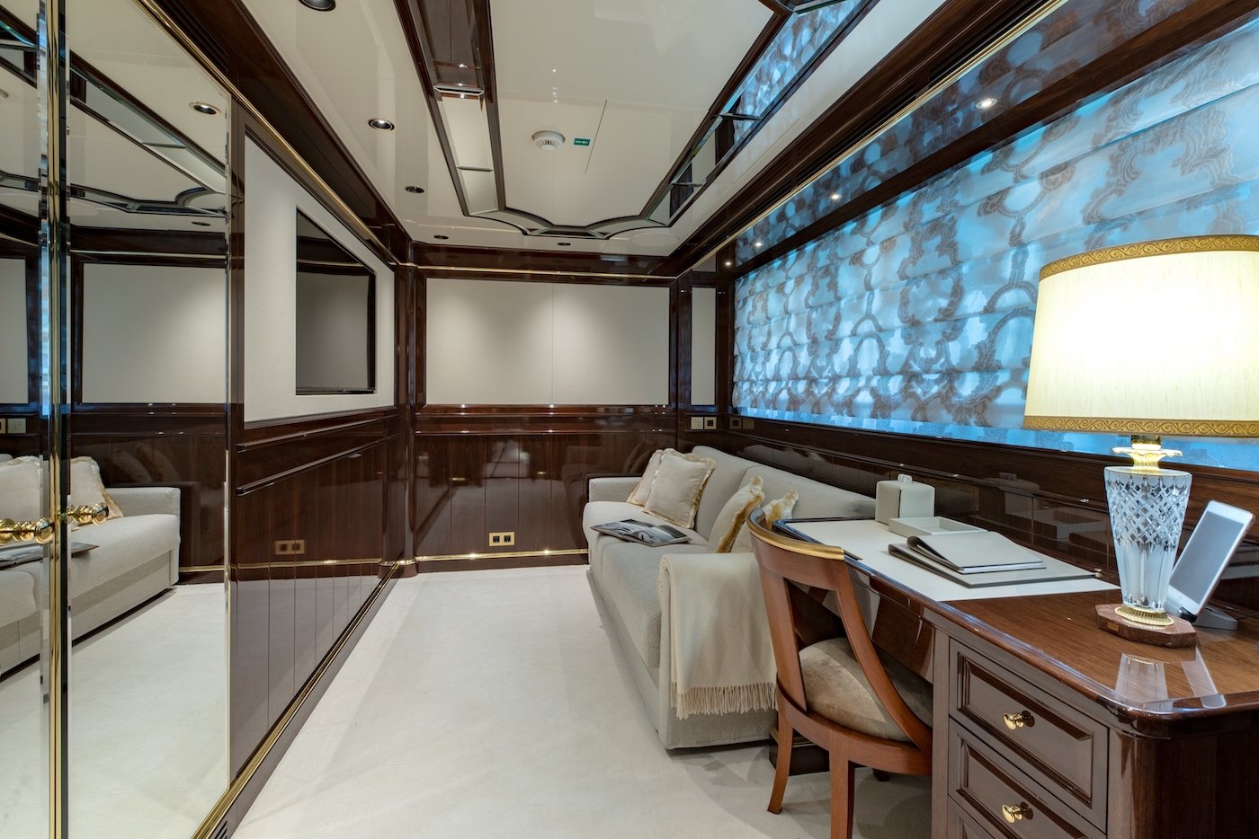 Interior - 30/48