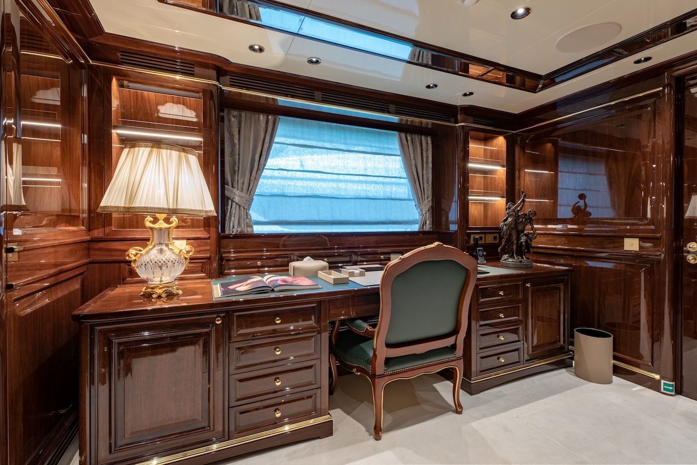 Interior - 32/48