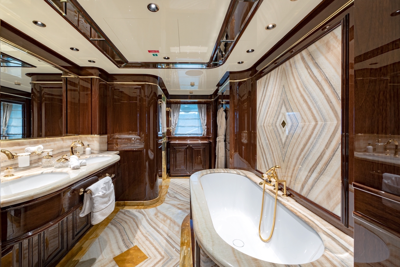 Interior - 37/48