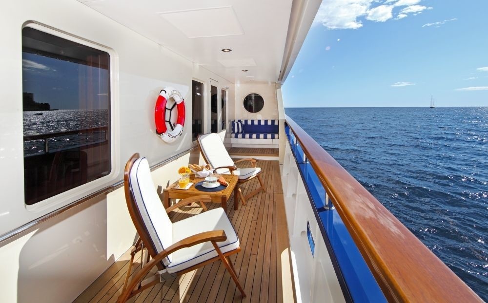 Exterior - 33/49