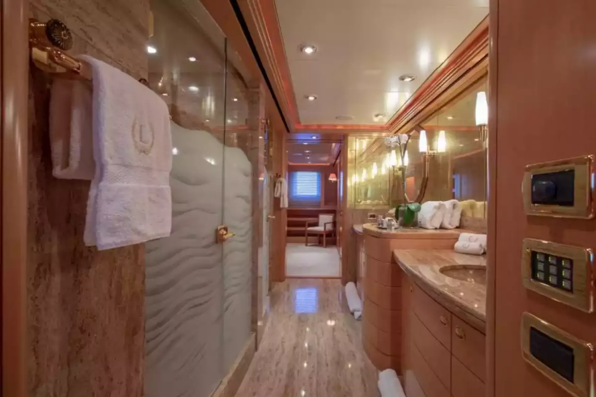 Interior - 54/68