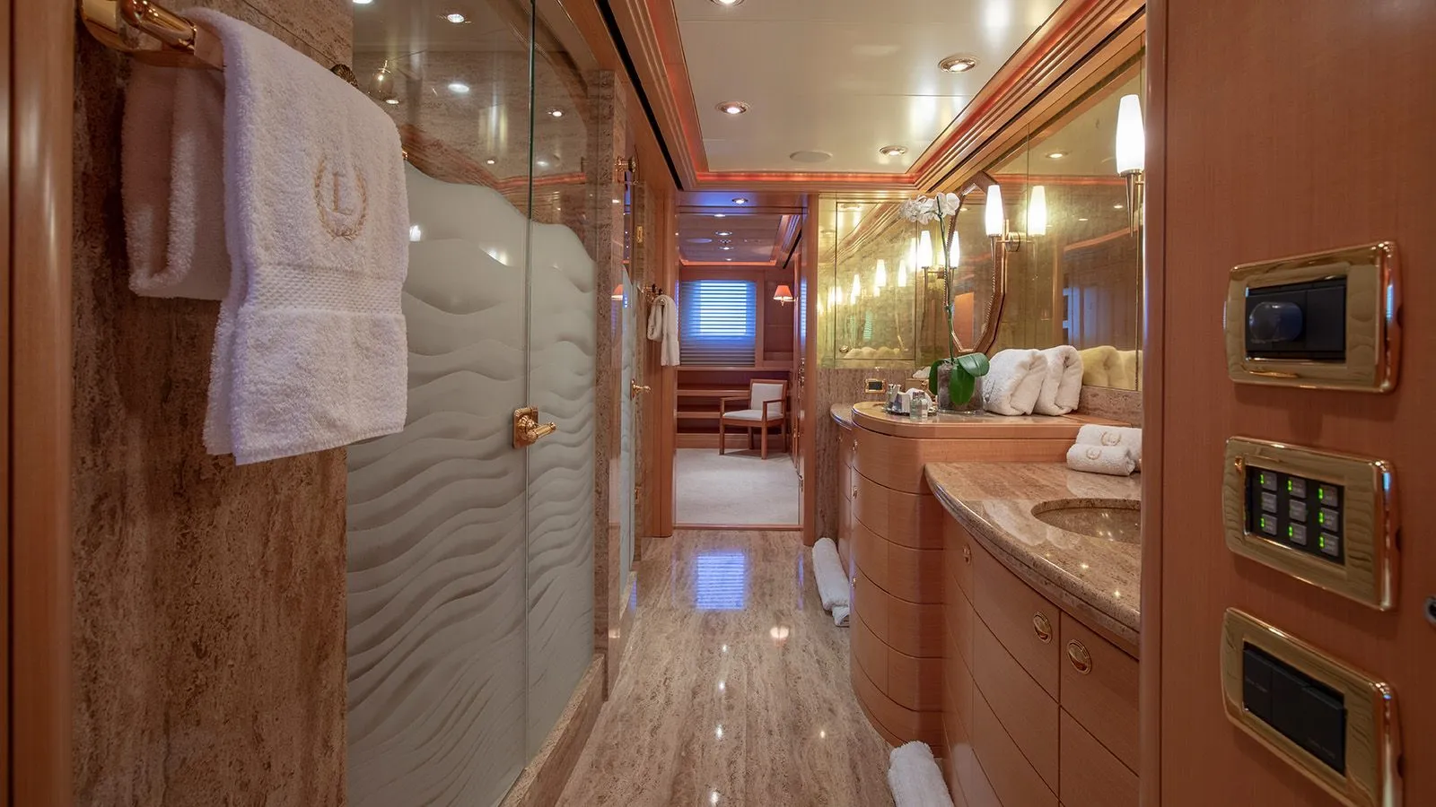Interior - 56/68