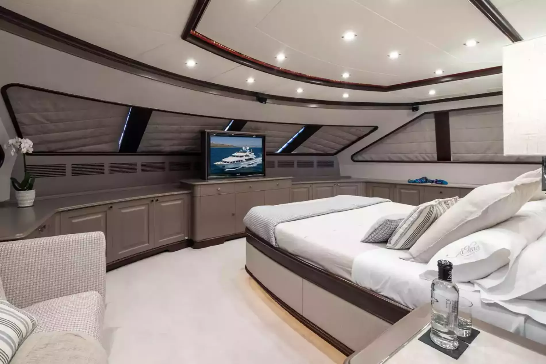 Interior - 13/28
