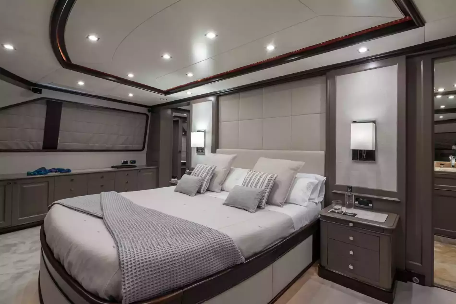 Interior - 14/28