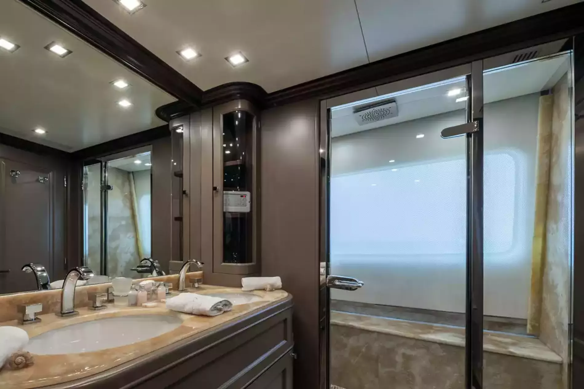 Interior - 16/28