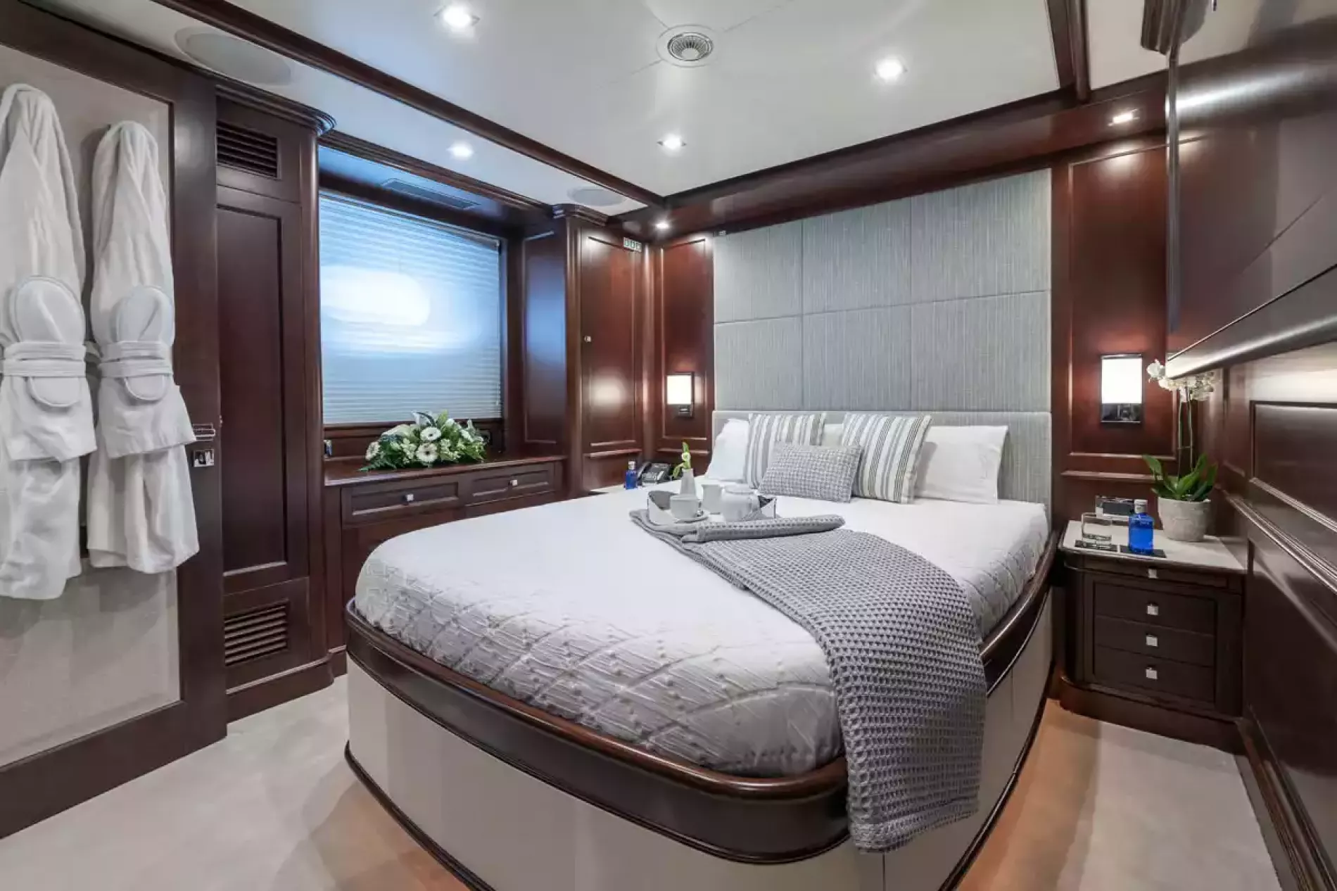 Interior - 17/28