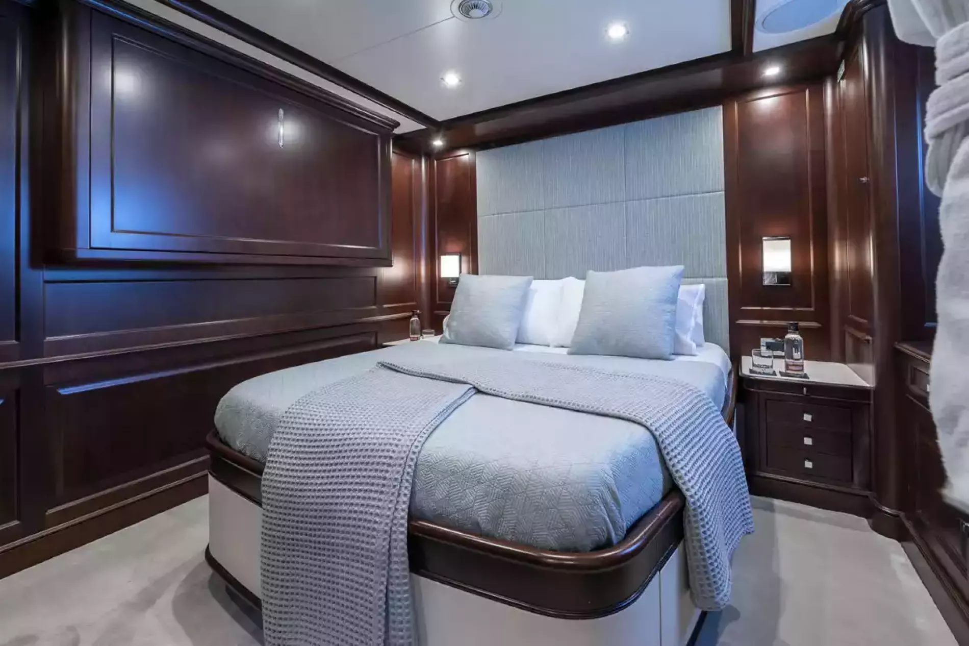 Interior - 18/28