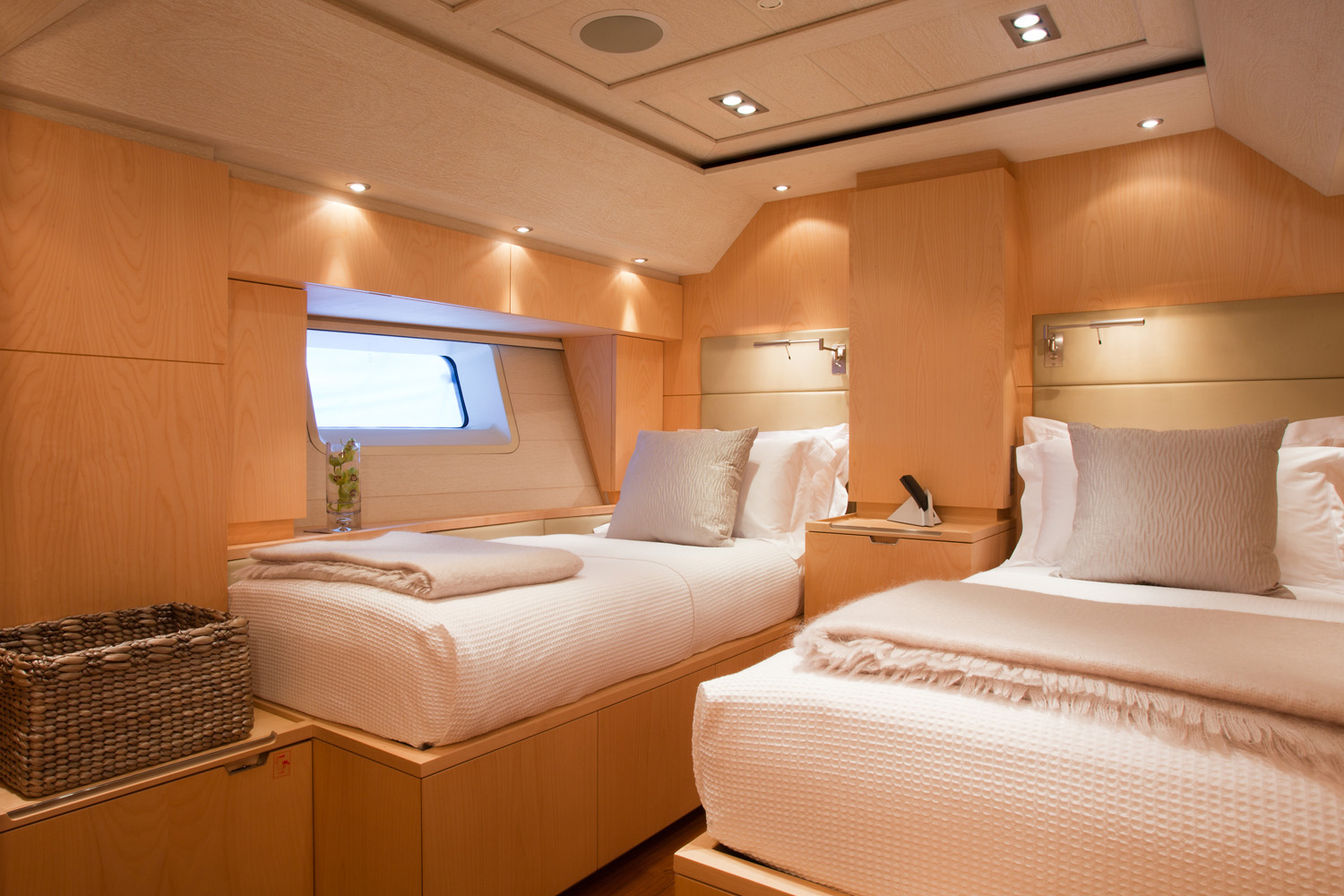 Interior - 26/37