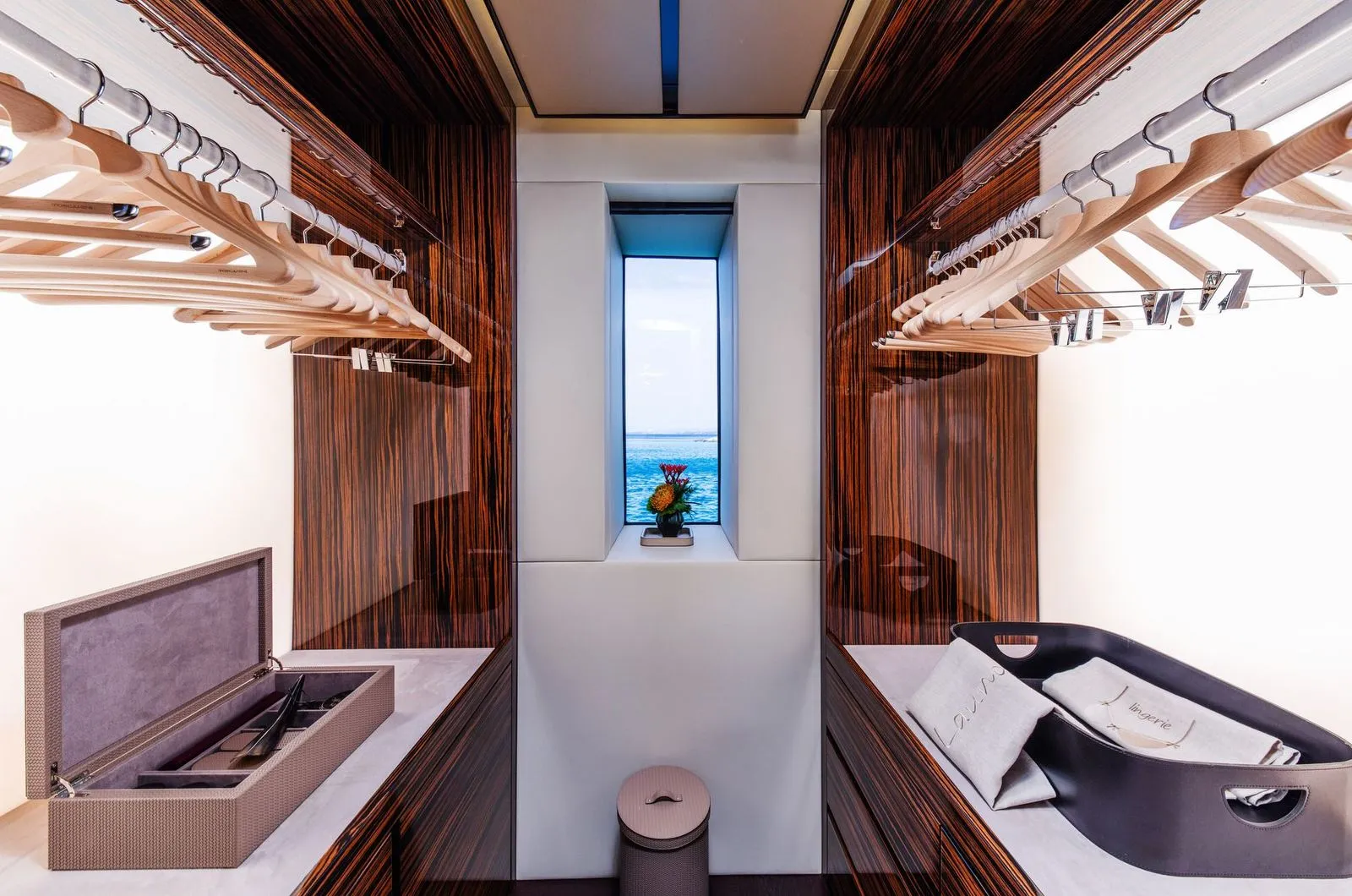 Interior - 10/34