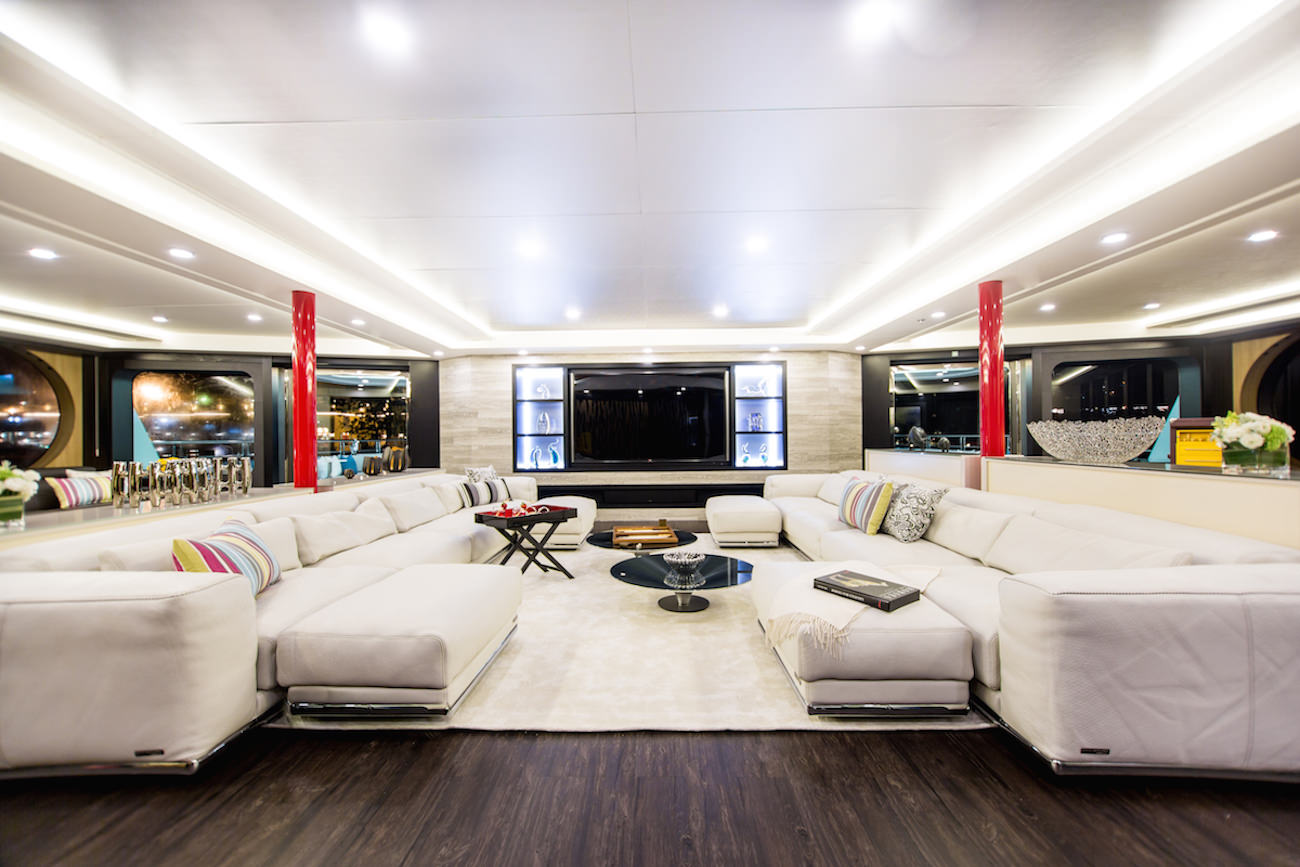 Interior - 4/42