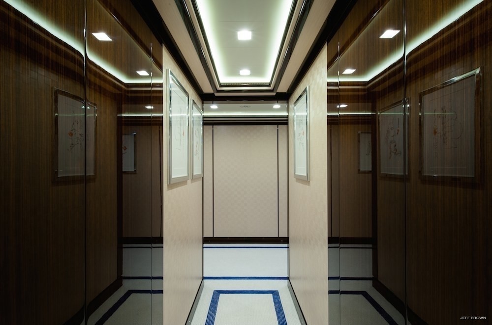 Interior - 41/42