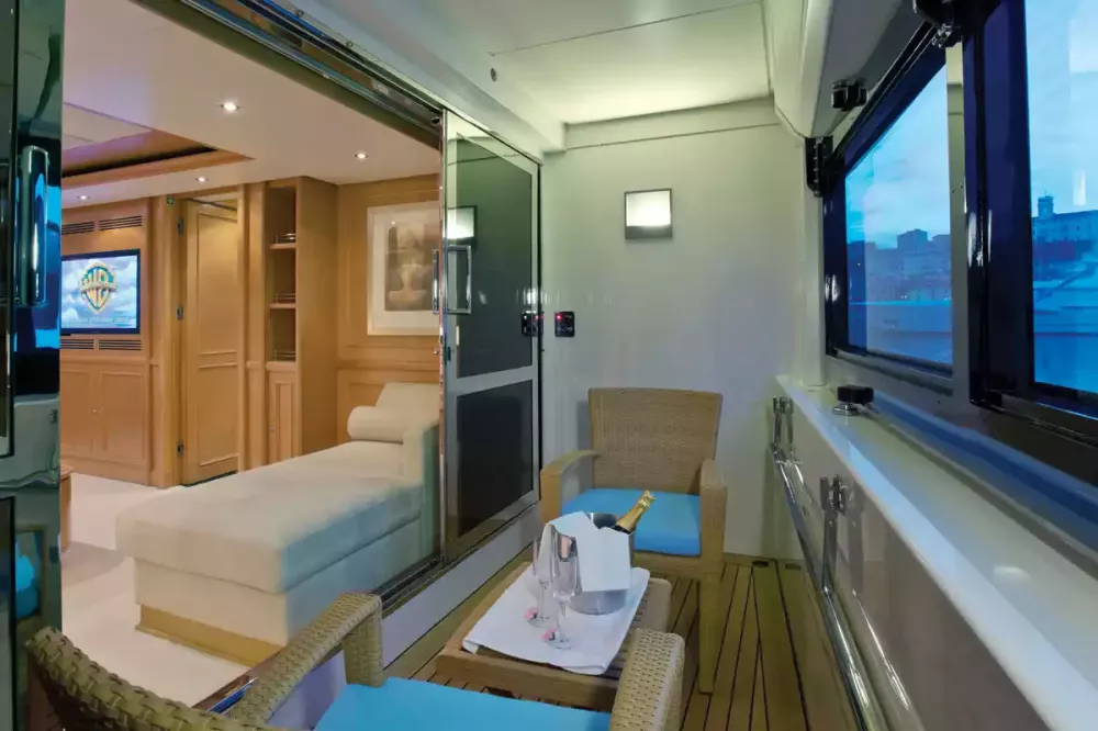 Interior - 10/15