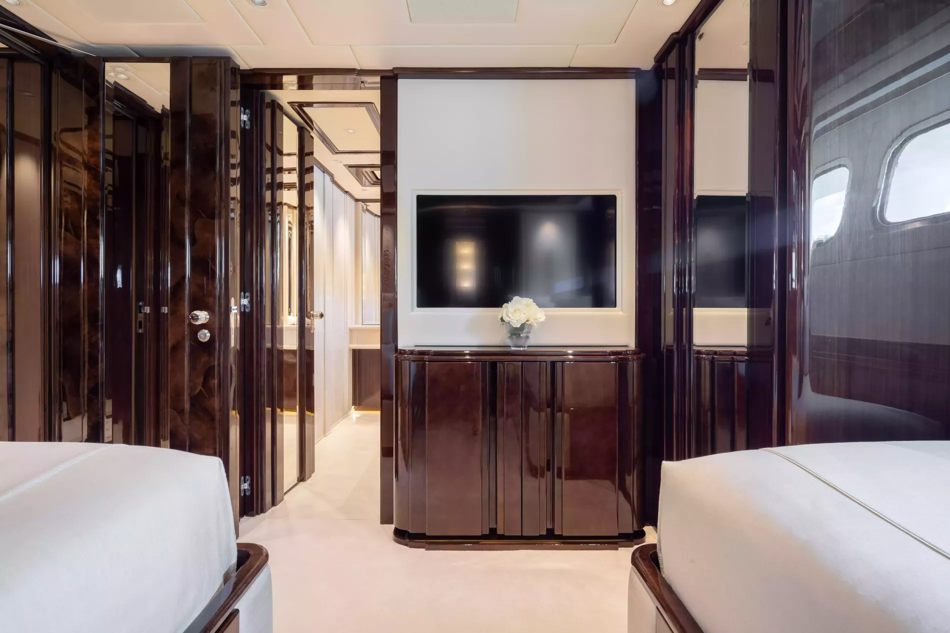 Interior - 36/46