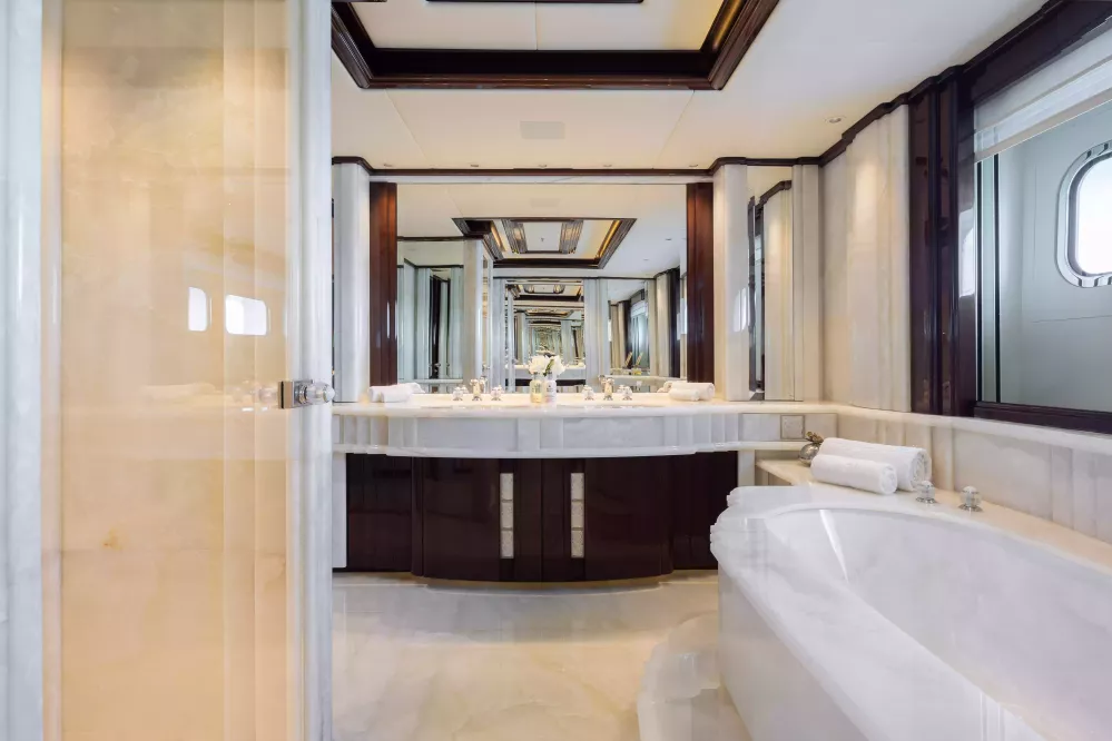 Interior - 39/46