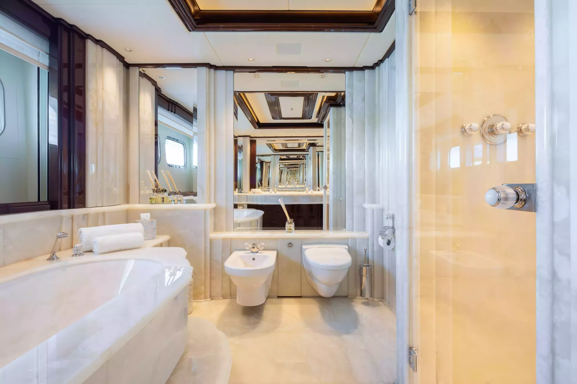 Interior - 40/46