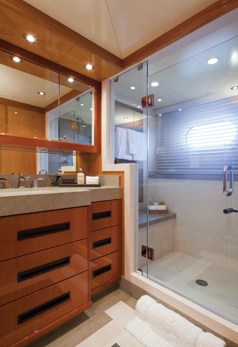 Interior - 25/33
