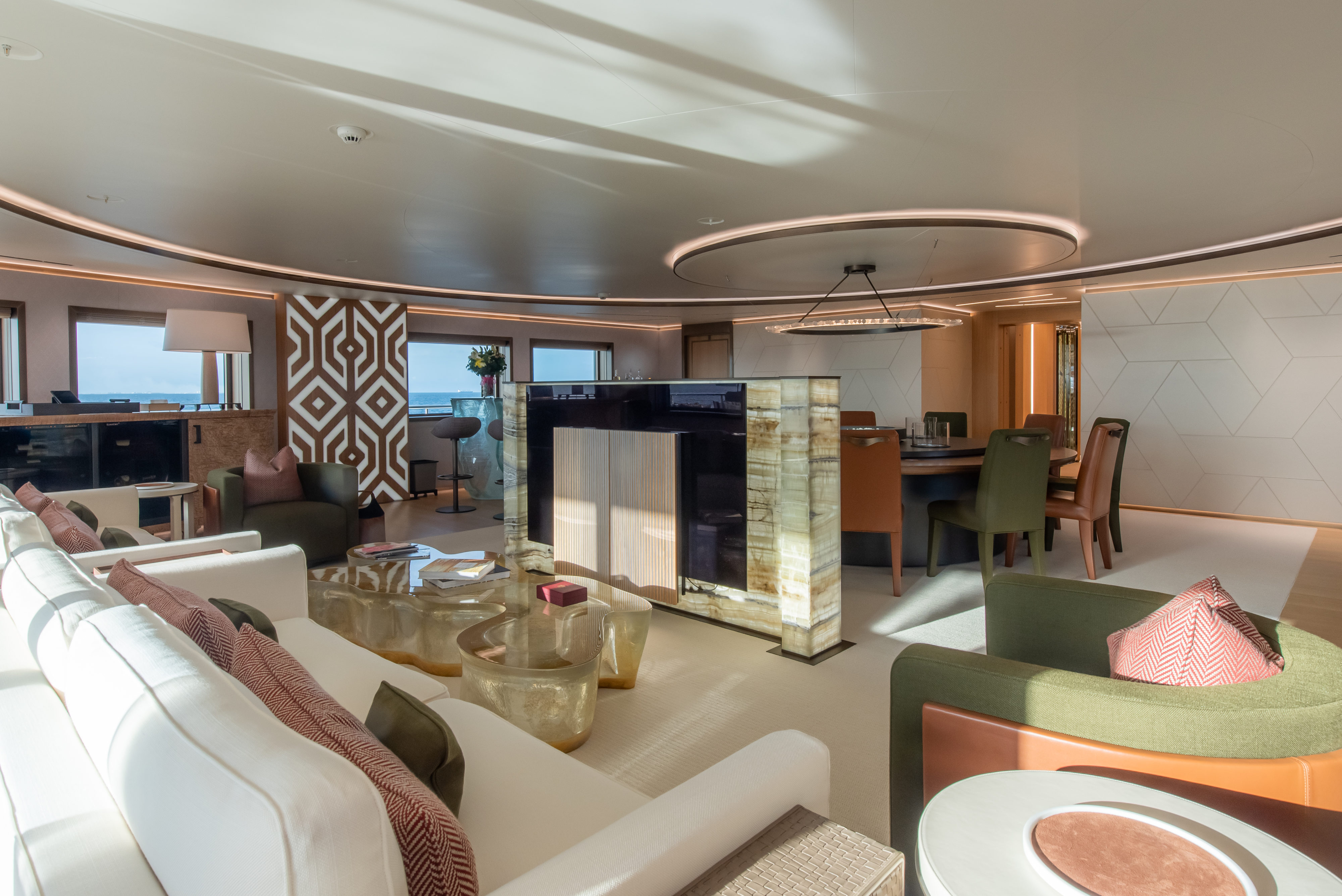 Interior - 0/46
