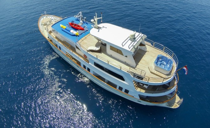 Exterior - 5/22