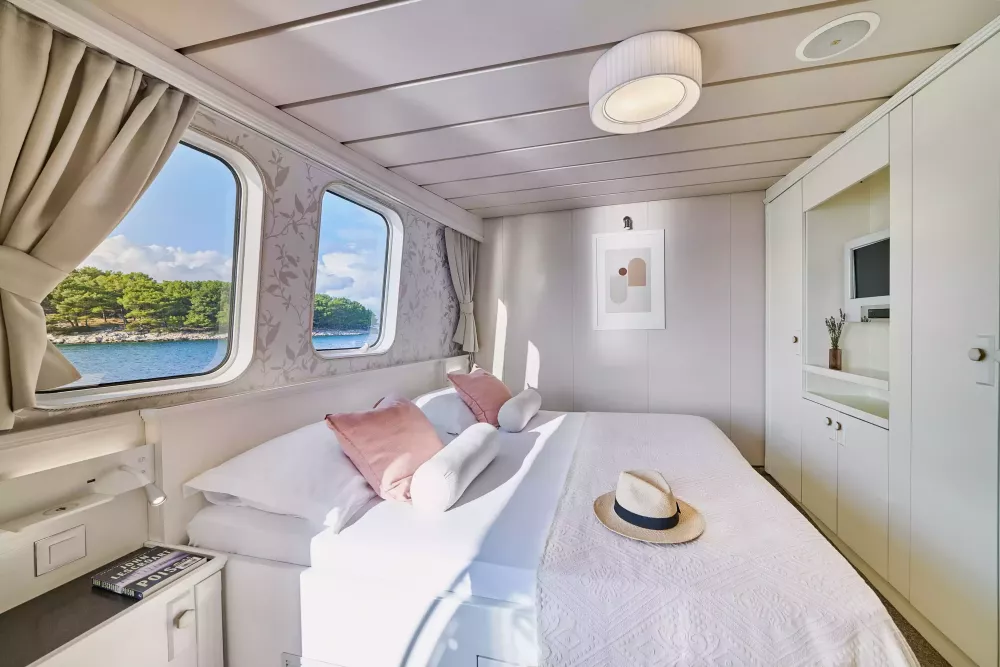 Interior - 16/29